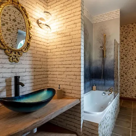 Le Chateau Des Sorciers & Experience *